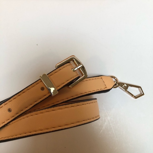 Guess Pale Peach Crossbody Bag NWT - Picture 8 of 15